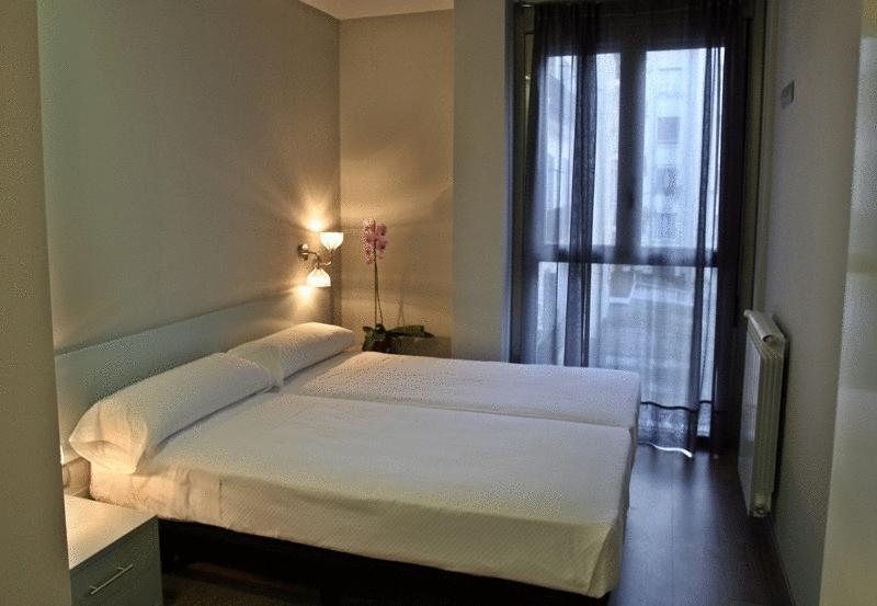 Hotel & Suites Arrizul Gros San Sebastian Buitenkant foto