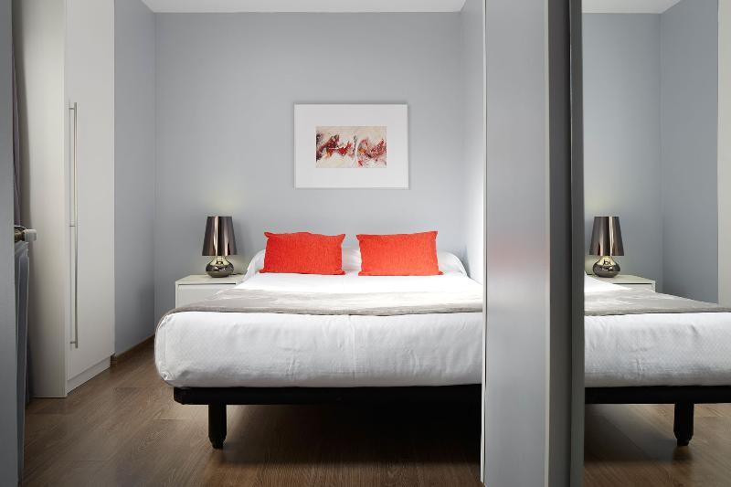 Hotel & Suites Arrizul Gros San Sebastian Buitenkant foto