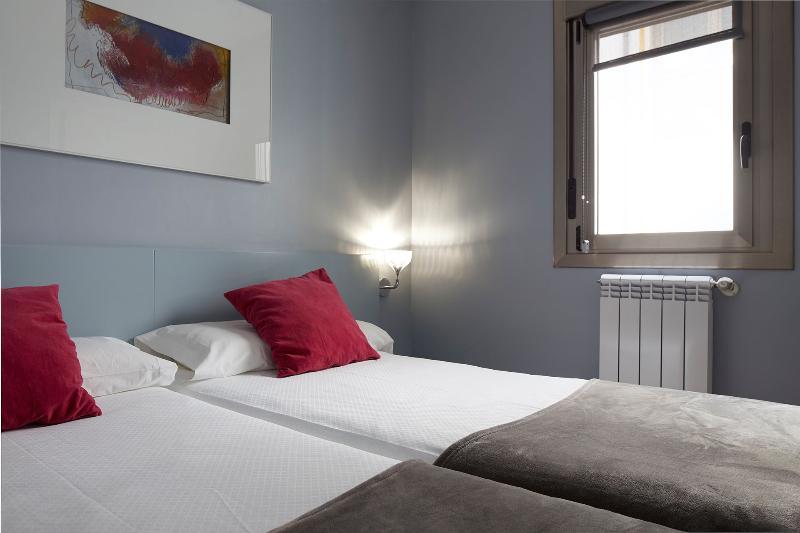 Hotel & Suites Arrizul Gros San Sebastian Buitenkant foto